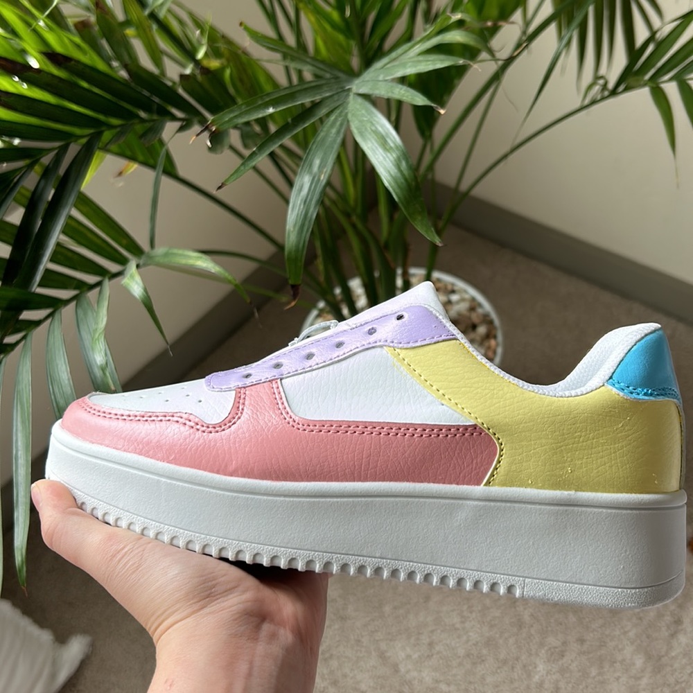 Beautiful New HandPainted Shoes MultiColor - Picture 3 of 8